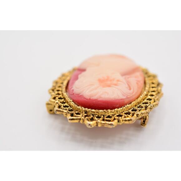 Vintage Cameo Pin Brooch Antiqued Gold Tone Heavy Oval Signed 1980s BinAP - Picture 7 of 12
